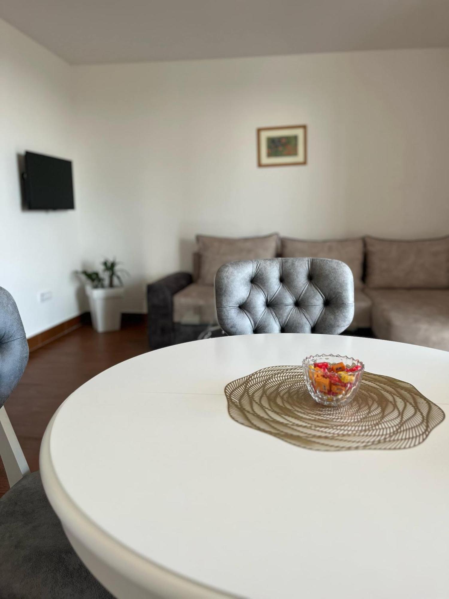 Surcin Apartment Ledine Экстерьер фото